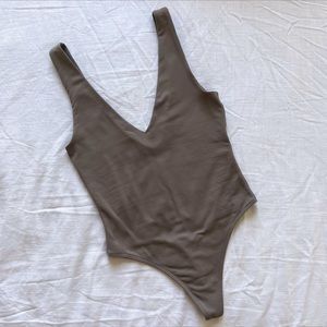 Aritzia Babaton Contour V-Neck Bodysuit